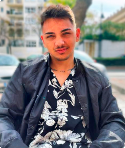 Christian Alcalde es propietario de Reparaciones Náuticas Alcalde